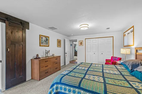 50 Allen Lane Talent OR 97540