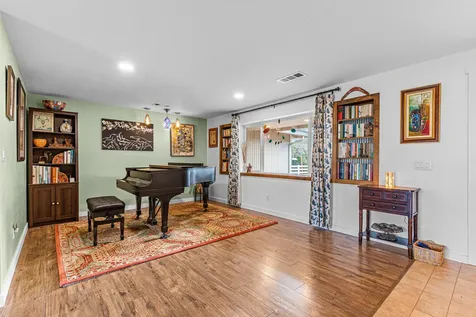 50 Allen Lane Talent OR 97540