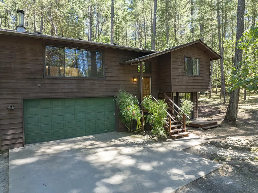 323 Brooke Lane Grants Pass OR 97527