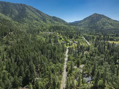 323 Brooke Lane Grants Pass OR 97527