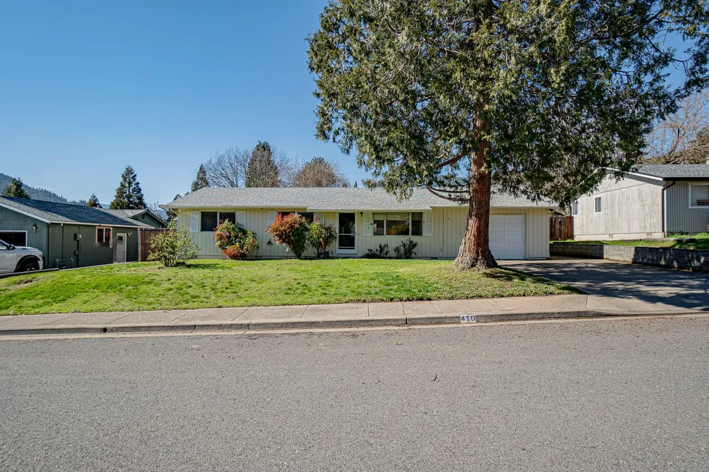 410 Nugget Drive Rogue River OR 97537