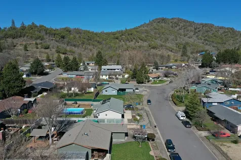 410 Nugget Drive Rogue River OR 97537