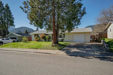 410 Nugget Drive Rogue River OR 97537