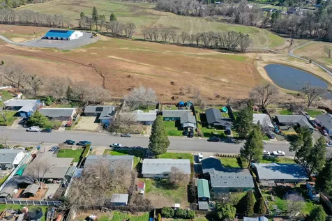 410 Nugget Drive Rogue River OR 97537