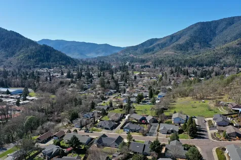 410 Nugget Drive Rogue River OR 97537