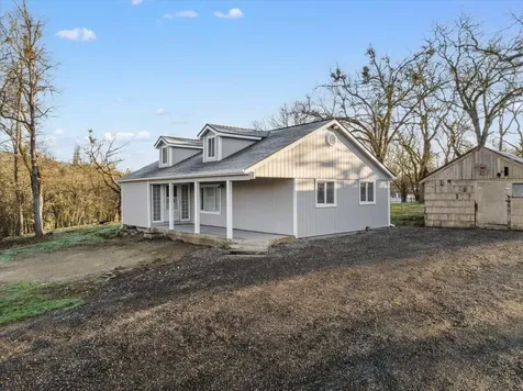 9497 Blackwell Road Central Point OR 97502