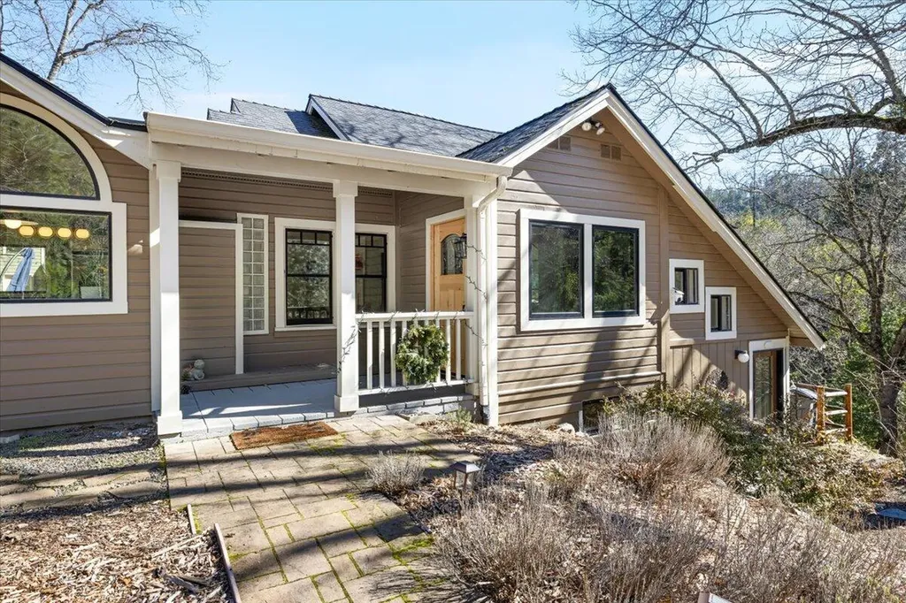 514 Granite Street Ashland OR 97520