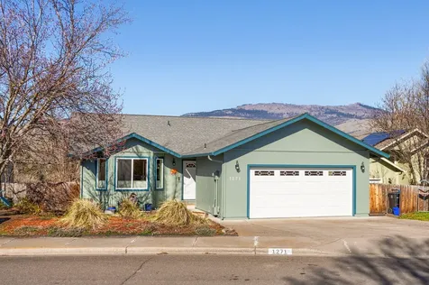 1271 Munson Drive Ashland OR 97520