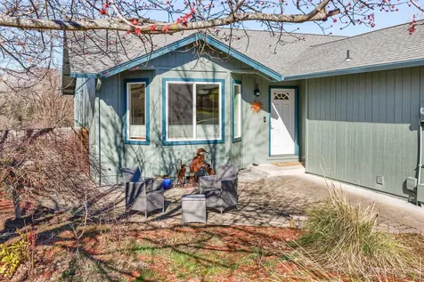 1271 Munson Drive Ashland OR 97520
