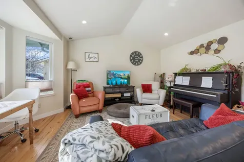 1271 Munson Drive Ashland OR 97520