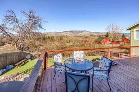 1271 Munson Drive Ashland OR 97520