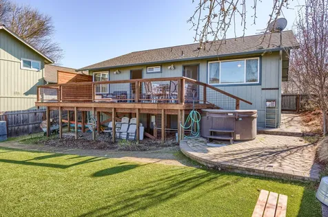 1271 Munson Drive Ashland OR 97520