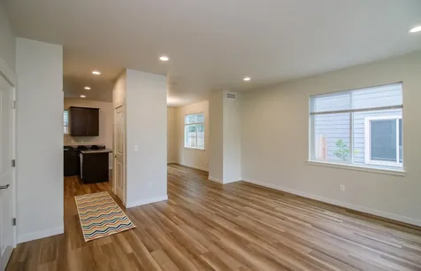 420 Oak Street Phoenix OR 97535