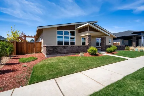 715 NW 13th Street Redmond OR 97756