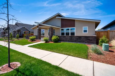 715 NW 13th Street Redmond OR 97756