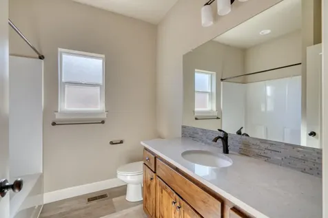 715 NW 13th Street Redmond OR 97756