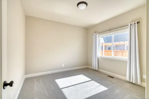715 NW 13th Street Redmond OR 97756