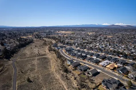 715 NW 13th Street Redmond OR 97756