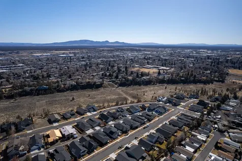 715 NW 13th Street Redmond OR 97756
