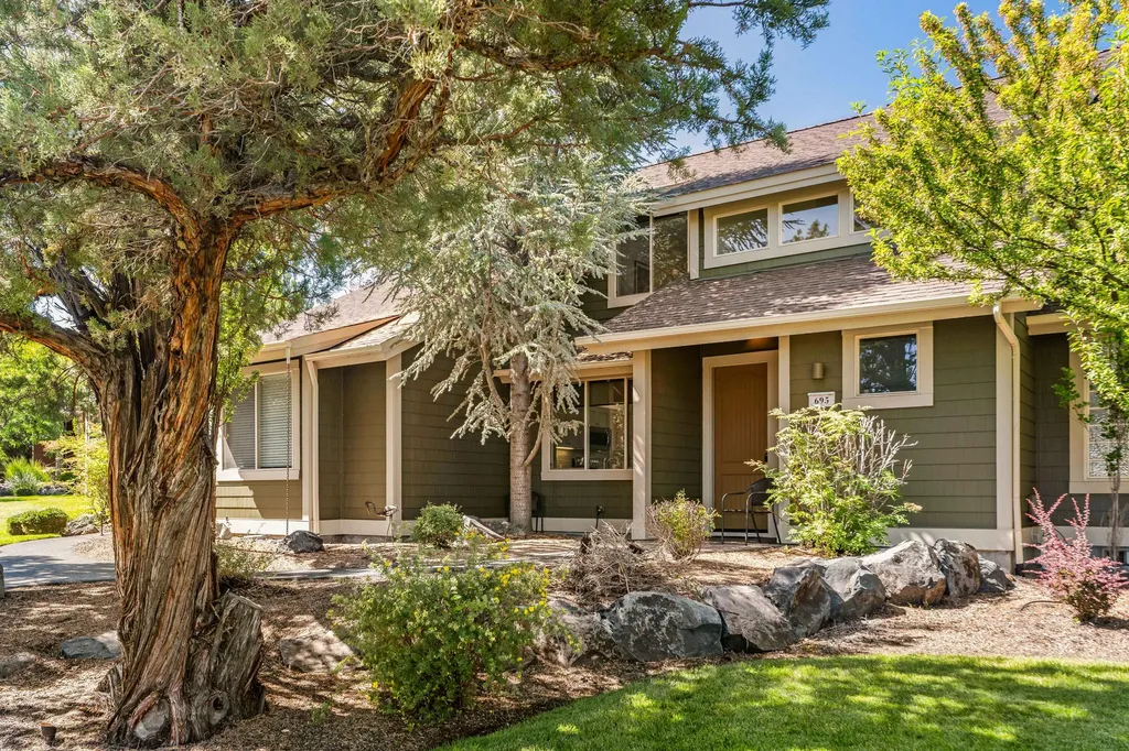 695 Sagebush Circle Redmond OR 97756