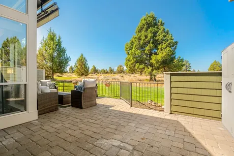 695 Sagebush Circle Redmond OR 97756
