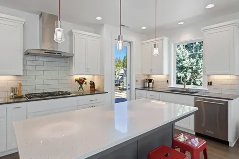 2926 NW Chardonnay Lane Bend OR 97703