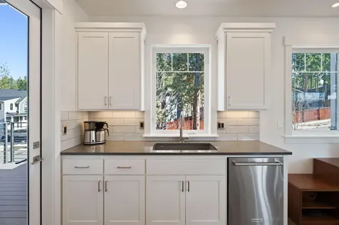 2926 NW Chardonnay Lane Bend OR 97703