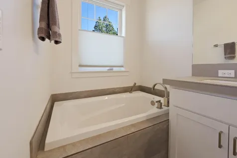 2926 NW Chardonnay Lane Bend OR 97703