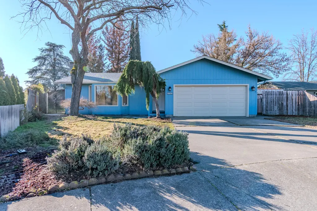 2200 Smokethorn Way Medford OR 97504