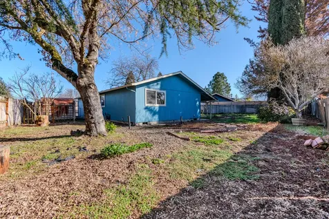 2200 Smokethorn Way Medford OR 97504