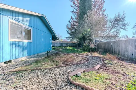 2200 Smokethorn Way Medford OR 97504