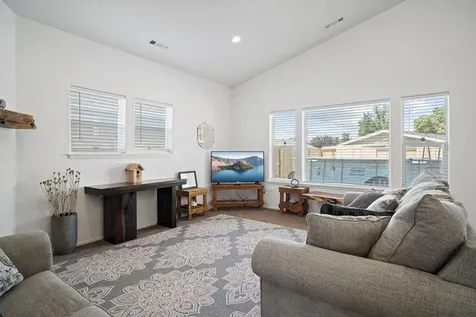 261 Oak Crest Way Medford OR 97501