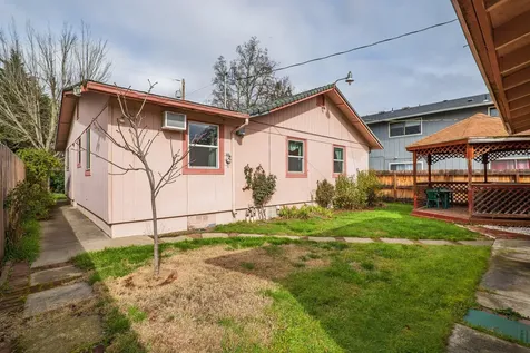 465 SW H Street Grants Pass OR 97526