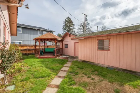 465 SW H Street Grants Pass OR 97526