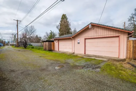 465 SW H Street Grants Pass OR 97526