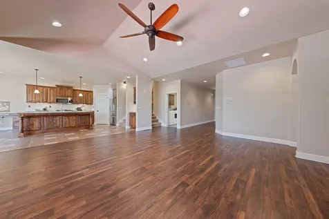 330 NW 28th Street Redmond OR 97756
