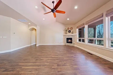 330 NW 28th Street Redmond OR 97756