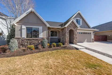 330 NW 28th Street Redmond OR 97756
