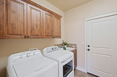 330 NW 28th Street Redmond OR 97756