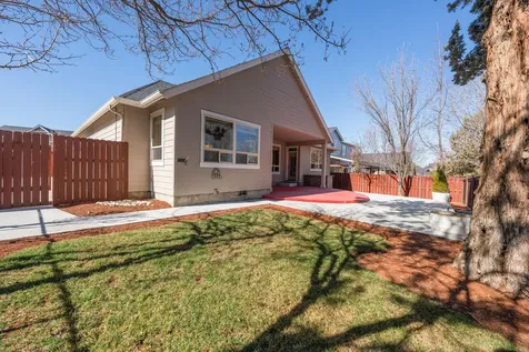 330 NW 28th Street Redmond OR 97756