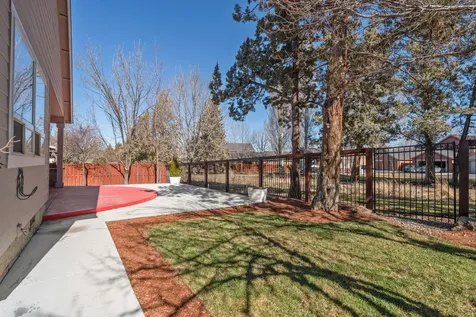 330 NW 28th Street Redmond OR 97756