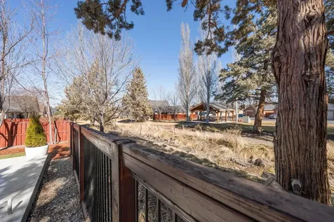 330 NW 28th Street Redmond OR 97756