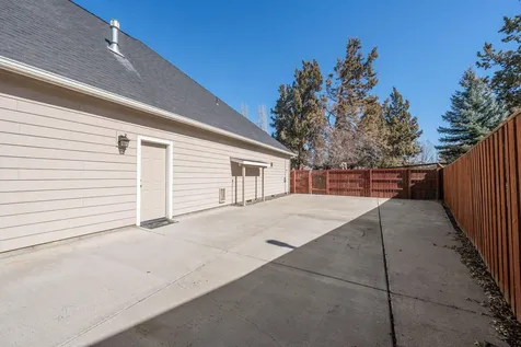 330 NW 28th Street Redmond OR 97756