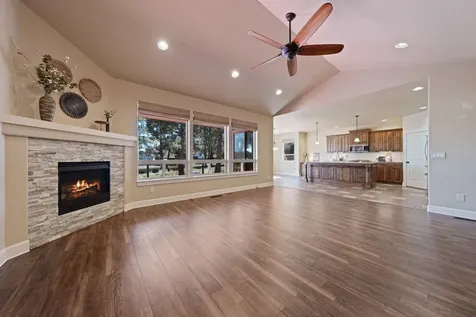 330 NW 28th Street Redmond OR 97756