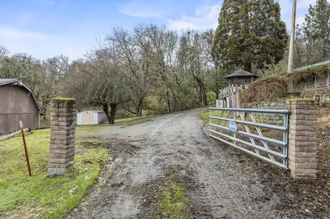 618 NE Greenfield Road Grants Pass OR 97526