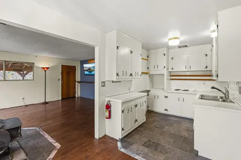 618 NE Greenfield Road Grants Pass OR 97526