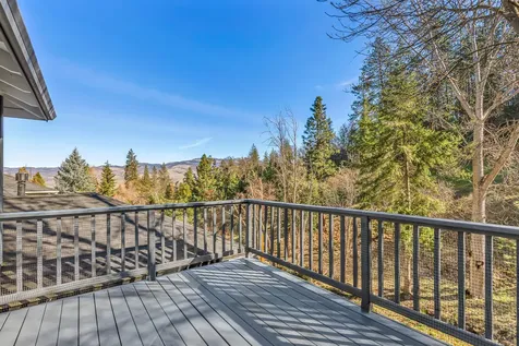 828 Roca Street Ashland OR 97520
