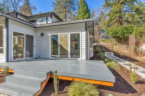 828 Roca Street Ashland OR 97520