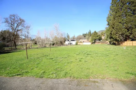 1316 NE Evans Street Grants Pass OR 97526