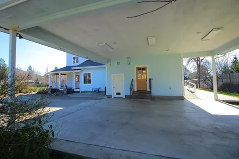 1316 NE Evans Street Grants Pass OR 97526